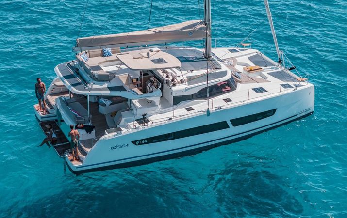 Fountaine Pajot FP44 | Diver Dog