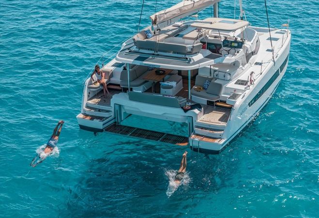 Fountaine Pajot FP44 | Diver Dog