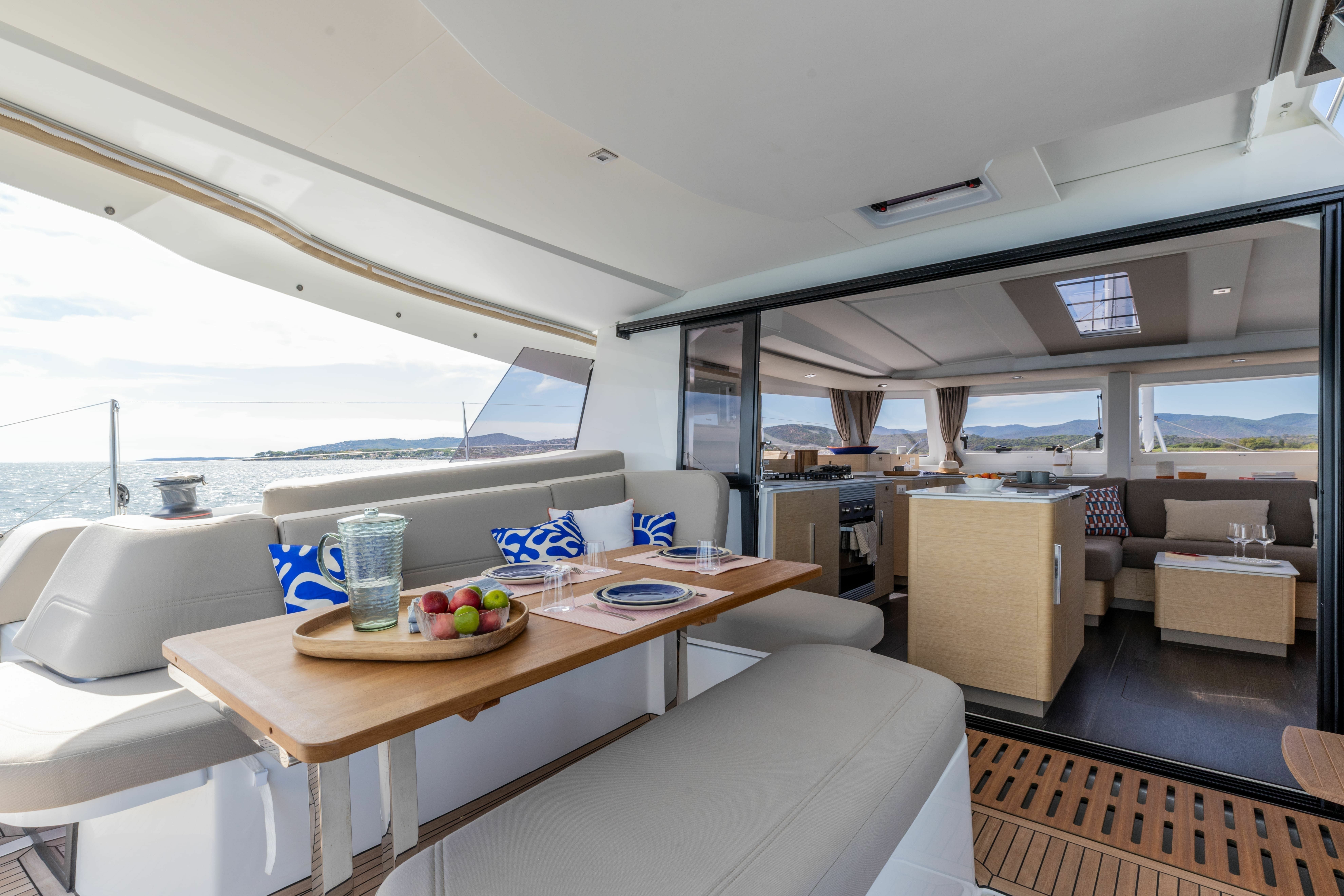 Fountaine Pajot FP44 | Diver Dog