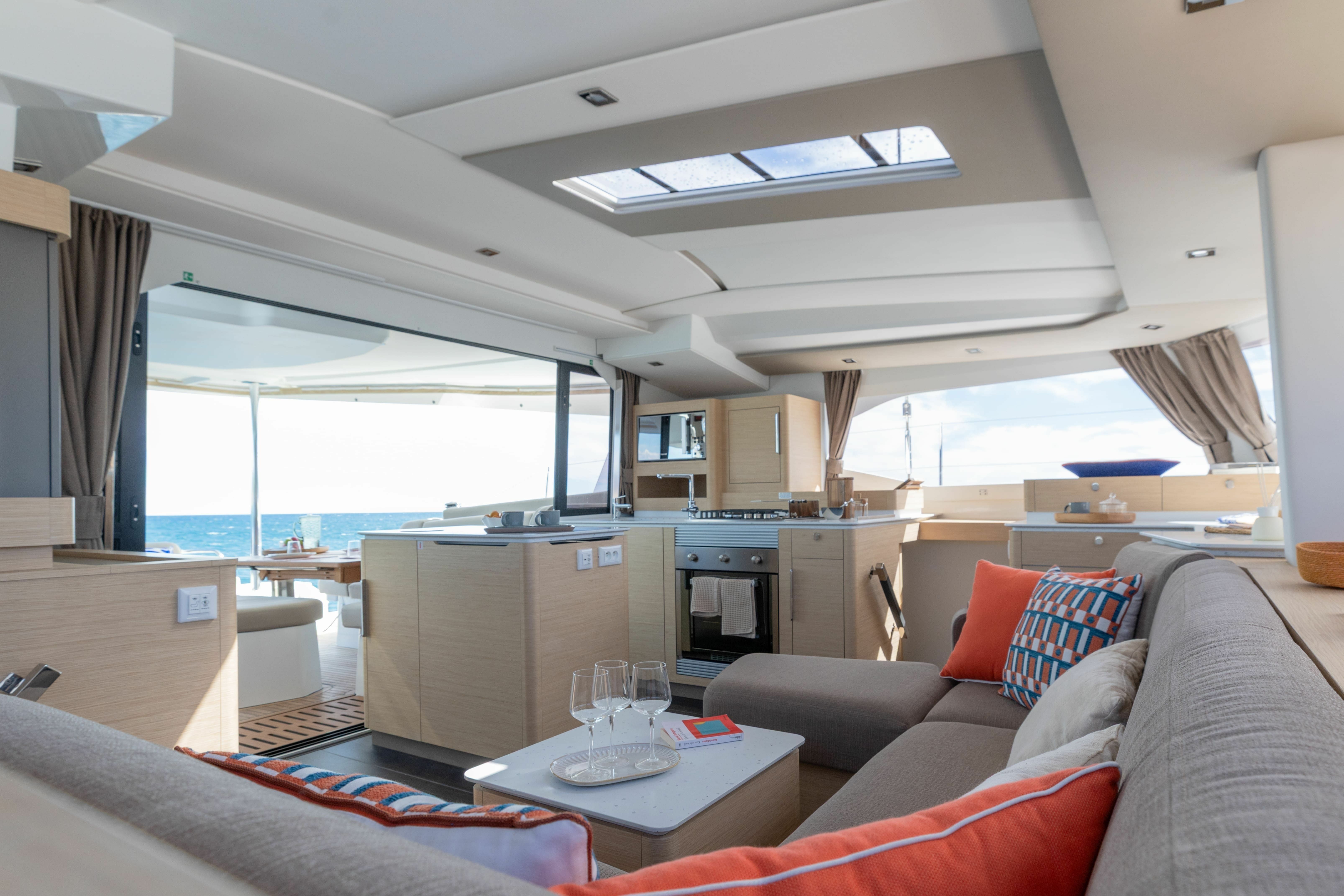 Fountaine Pajot FP44 | Diver Dog