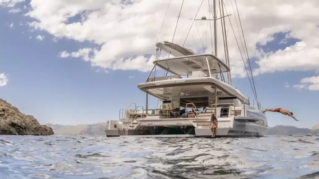 Lagoon 60 | Catwalk 1