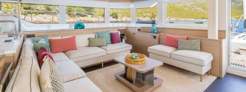Lagoon 60 | Catwalk 1
