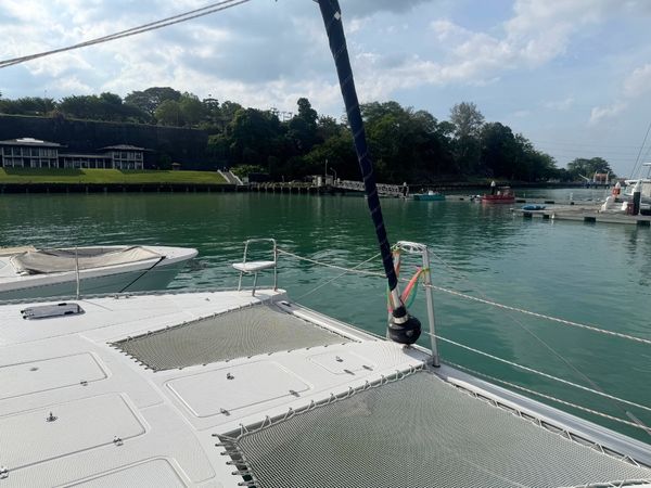 Island Spirit 410 | Isle Phantom