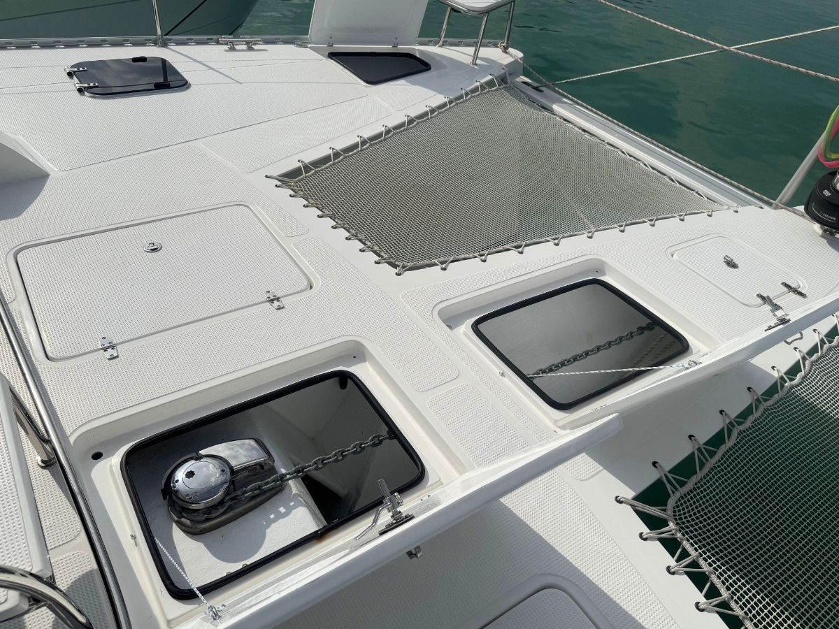 Island Spirit 410 | Isle Phantom