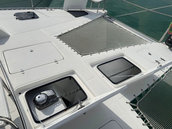 Island Spirit 410 | Isle Phantom