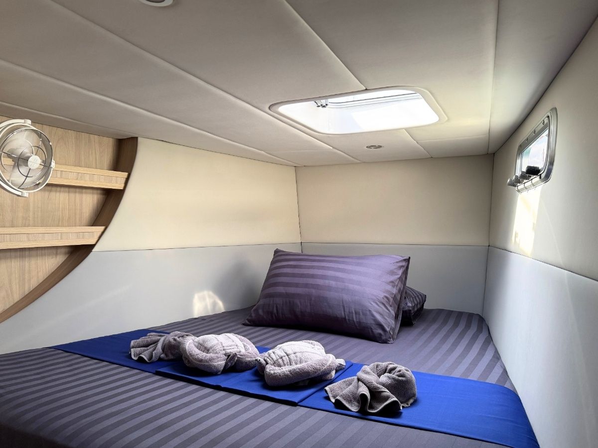 Island Spirit 410 | Isle Phantom