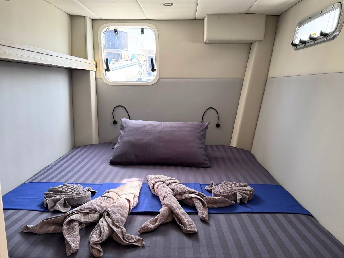 Island Spirit 410 | Isle Phantom