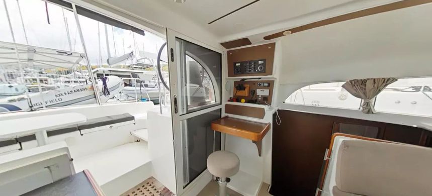 Lagoon 380 | Fakarava