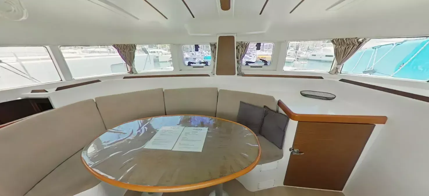 Lagoon 380 | Fakarava