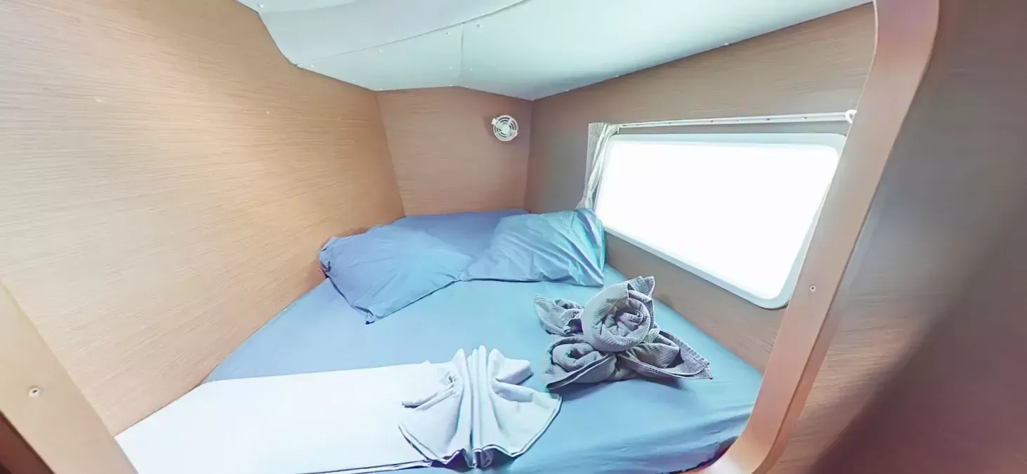 Lagoon 380 | Fakarava