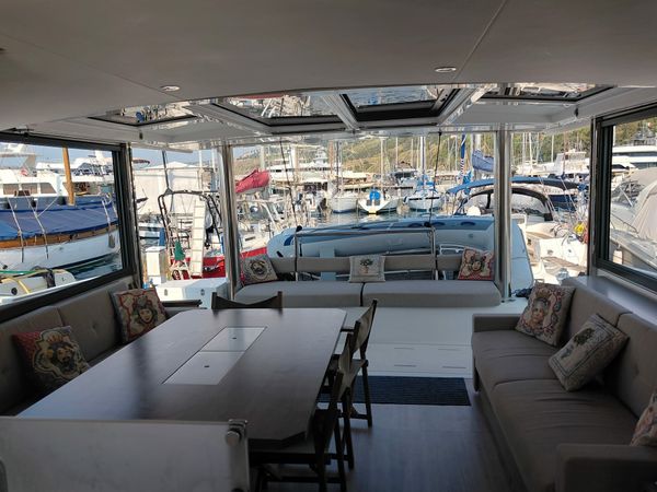 Bali 4.8 | Tiche