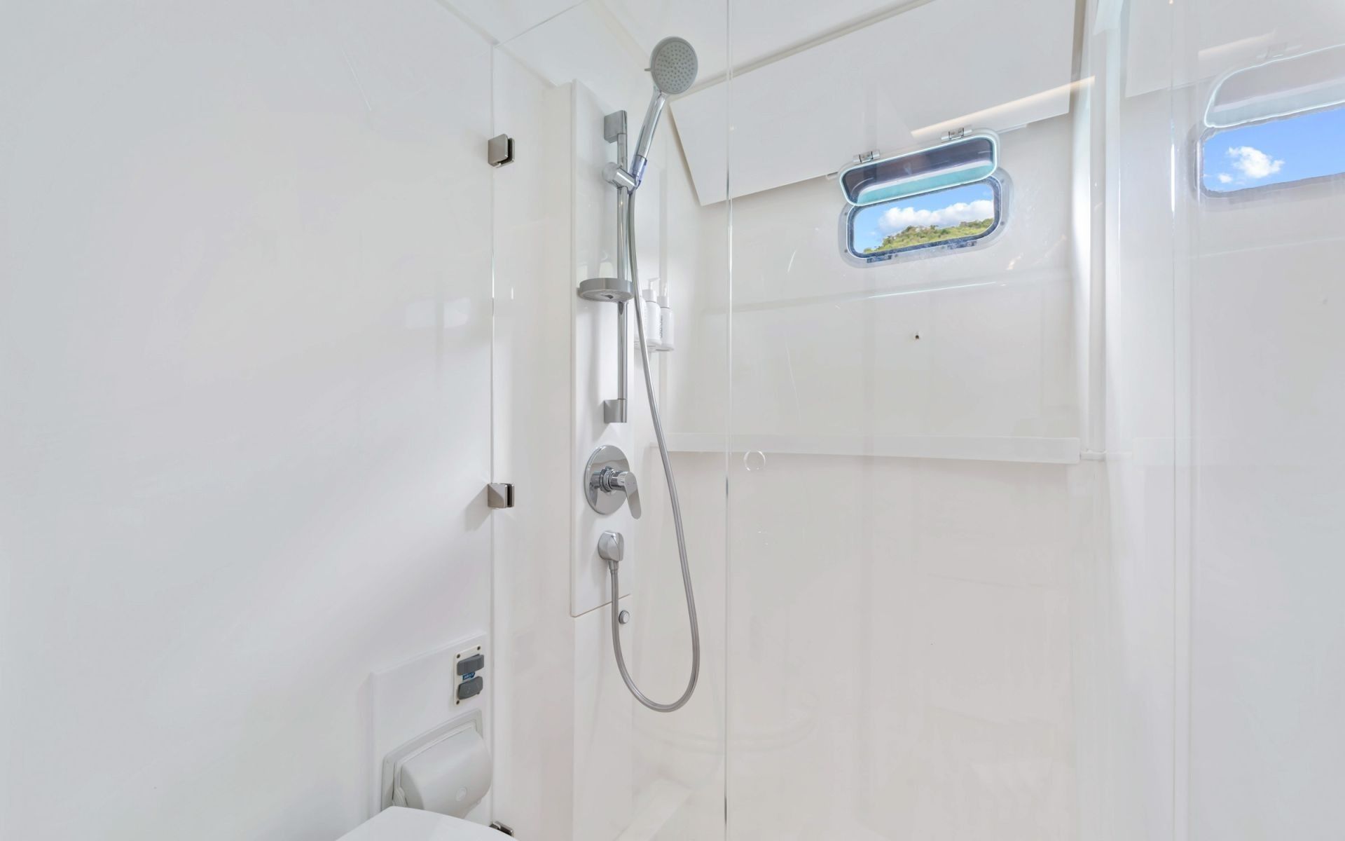 Voyage 590 Electric | Celestine