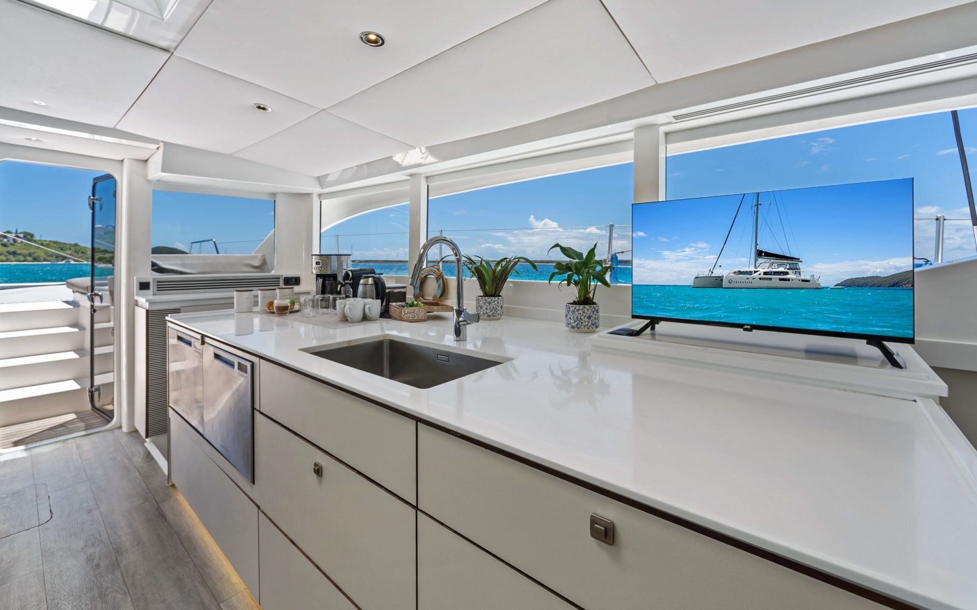 Voyage 590 Electric | Celestine
