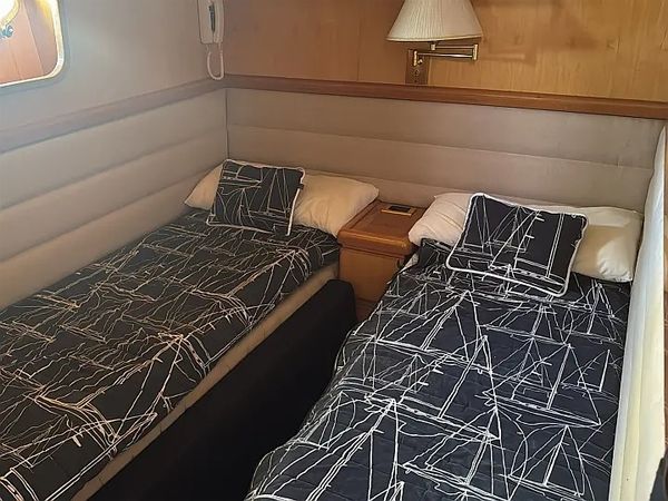 Johnson 56 | Fide Tres