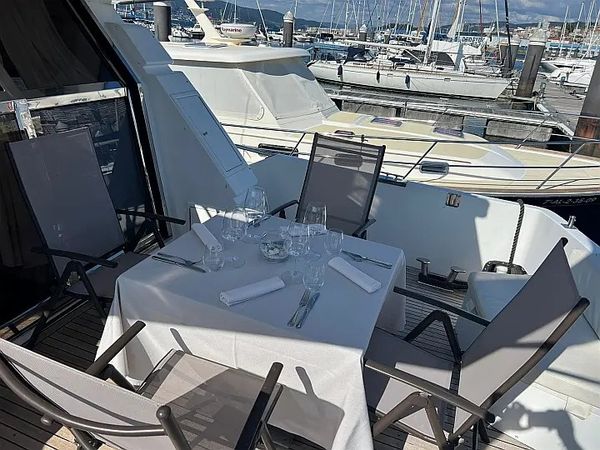 Johnson 56 | Fide Tres