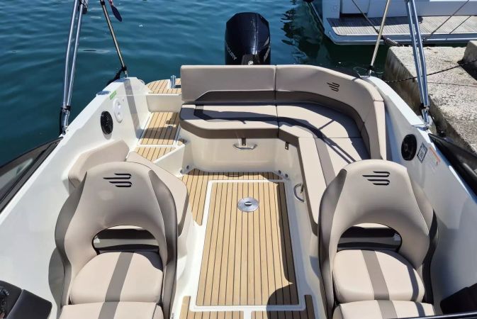 Bayliner V20 Bowrider | 25