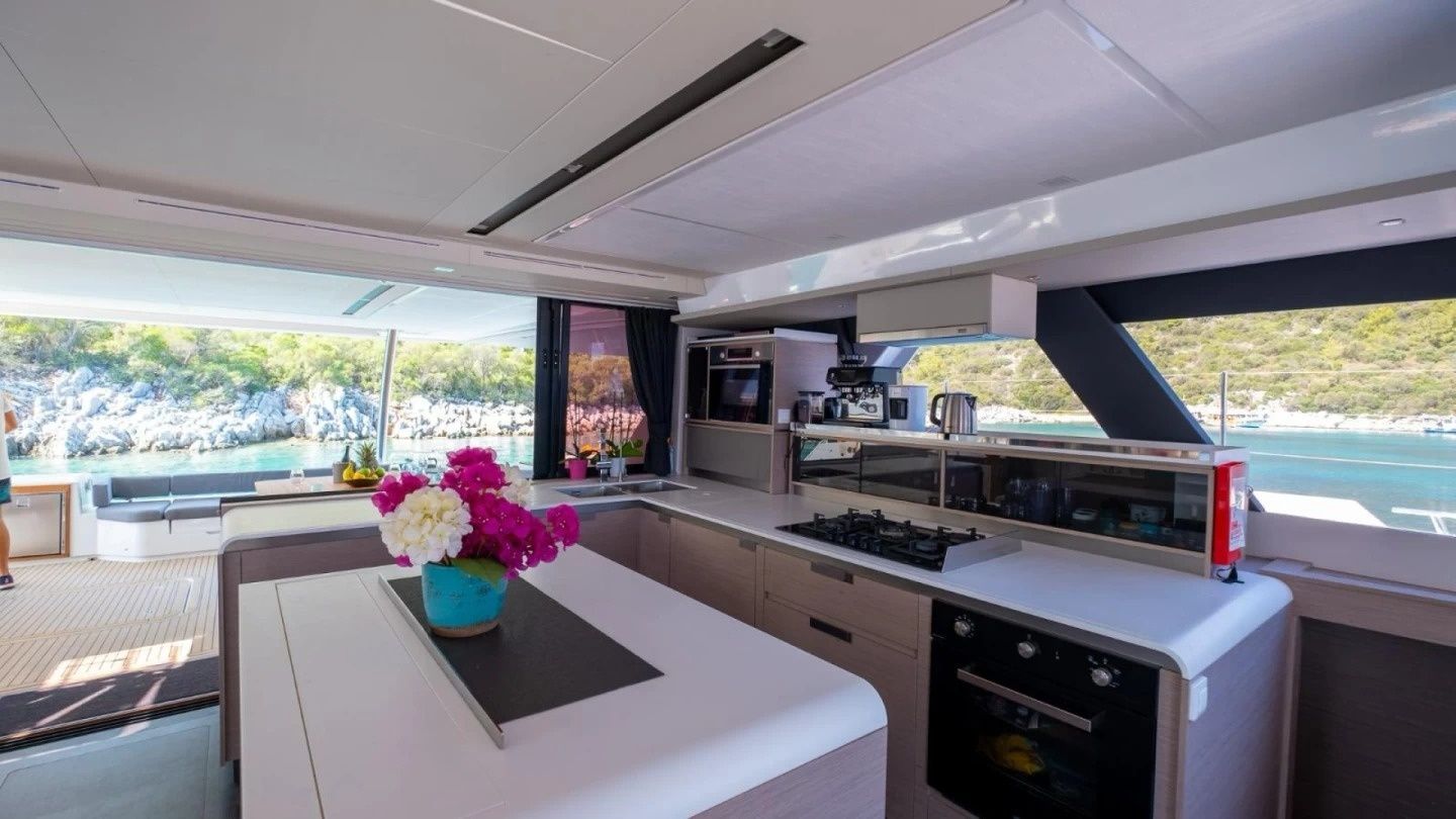 Fountaine Pajot Alegria 67 | Mus 3