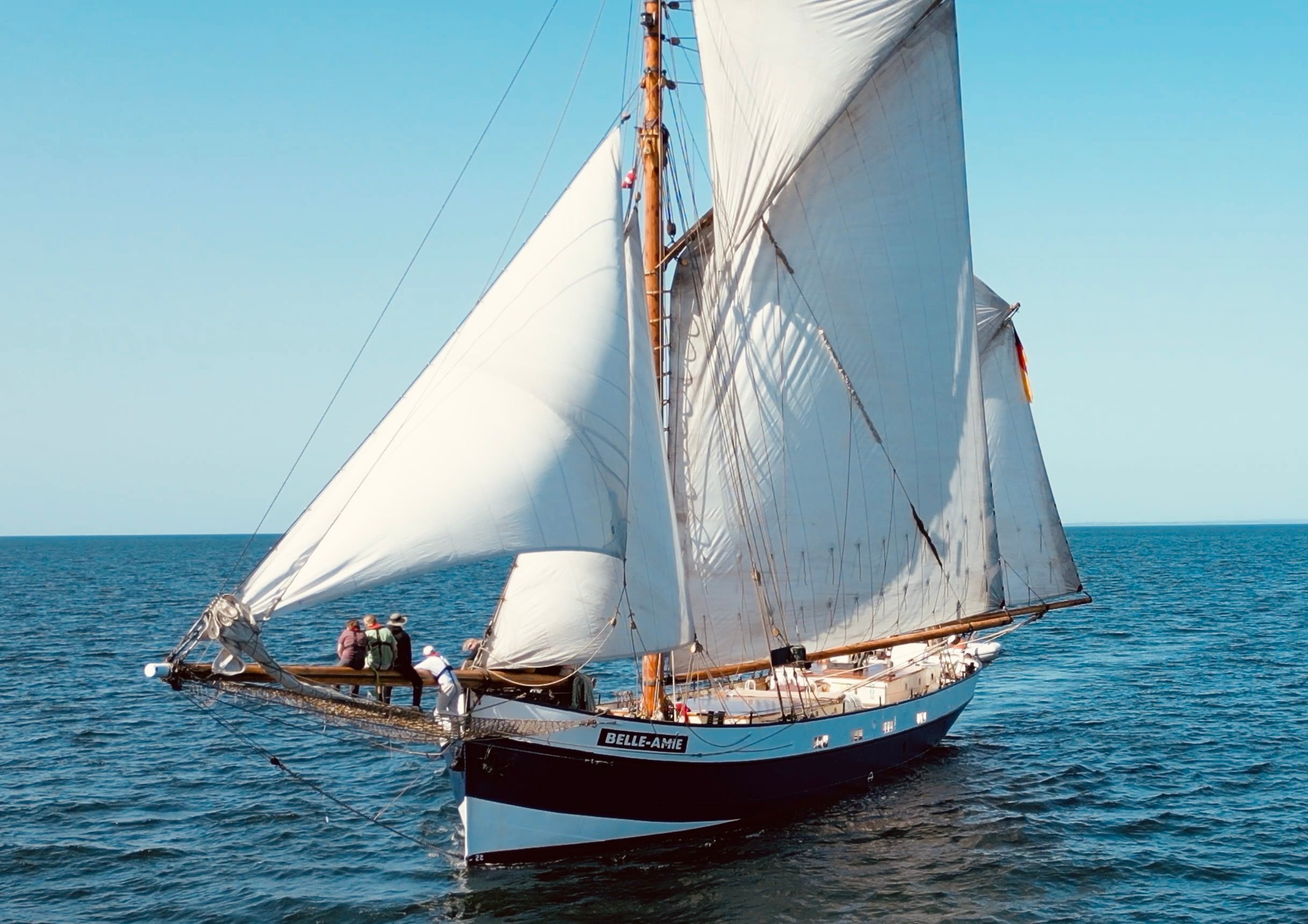 Custom Built 125 | Belle Amie