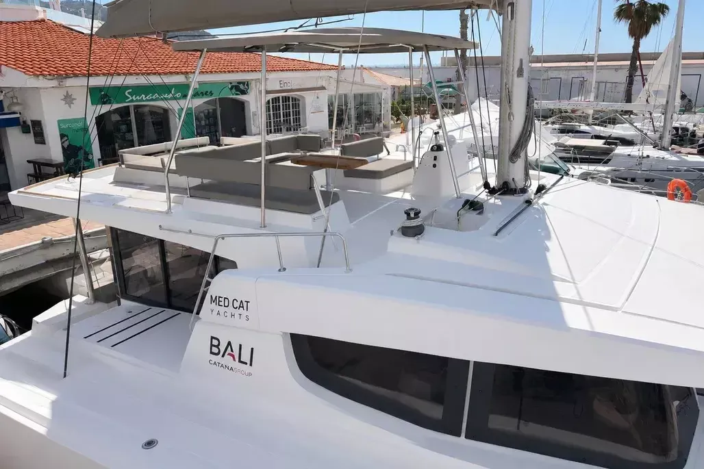 Bali 4.6 | Nia