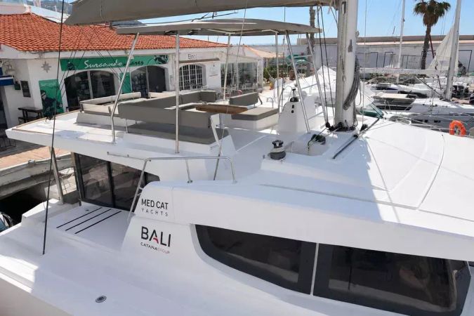 Bali 4.6 | Nia