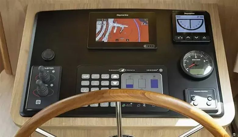 Linssen GS 34.9 Sedan | Salida
