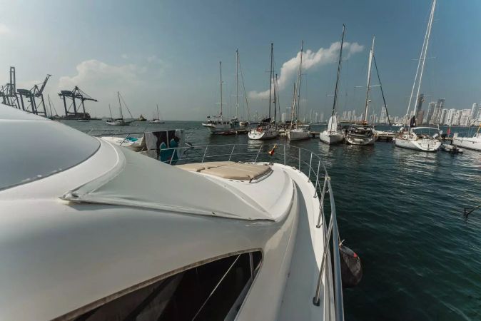 Sea Ray 580 | Blue Land