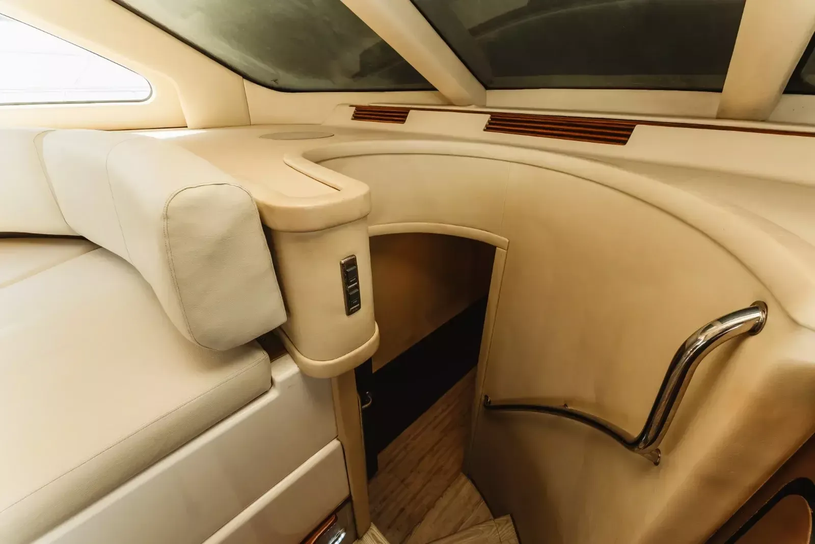 Sea Ray 580 | Blue Land