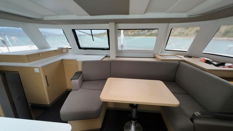 Fountaine Pajot New 41 | Halo