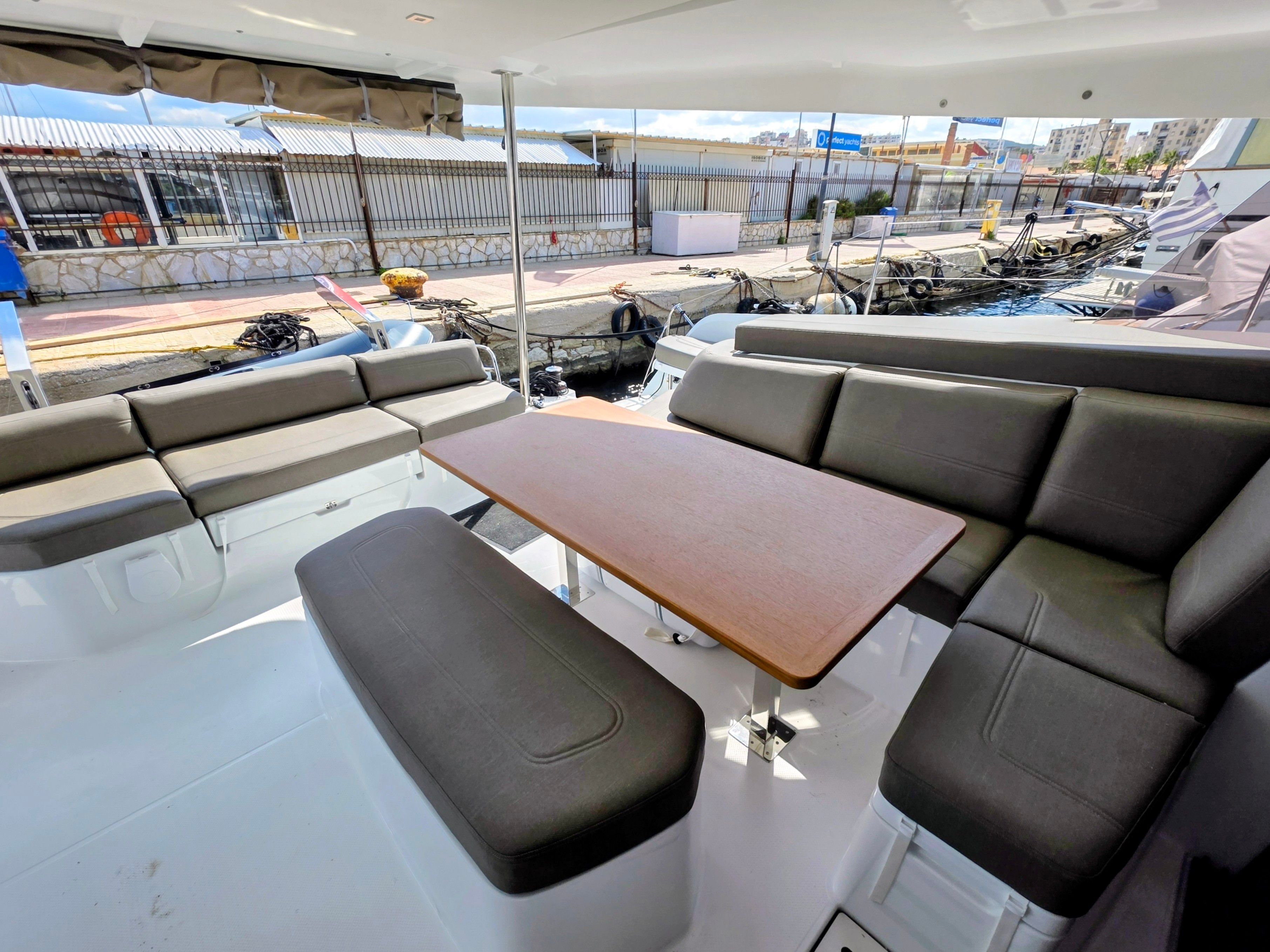 Fountaine Pajot New 41 | Halo