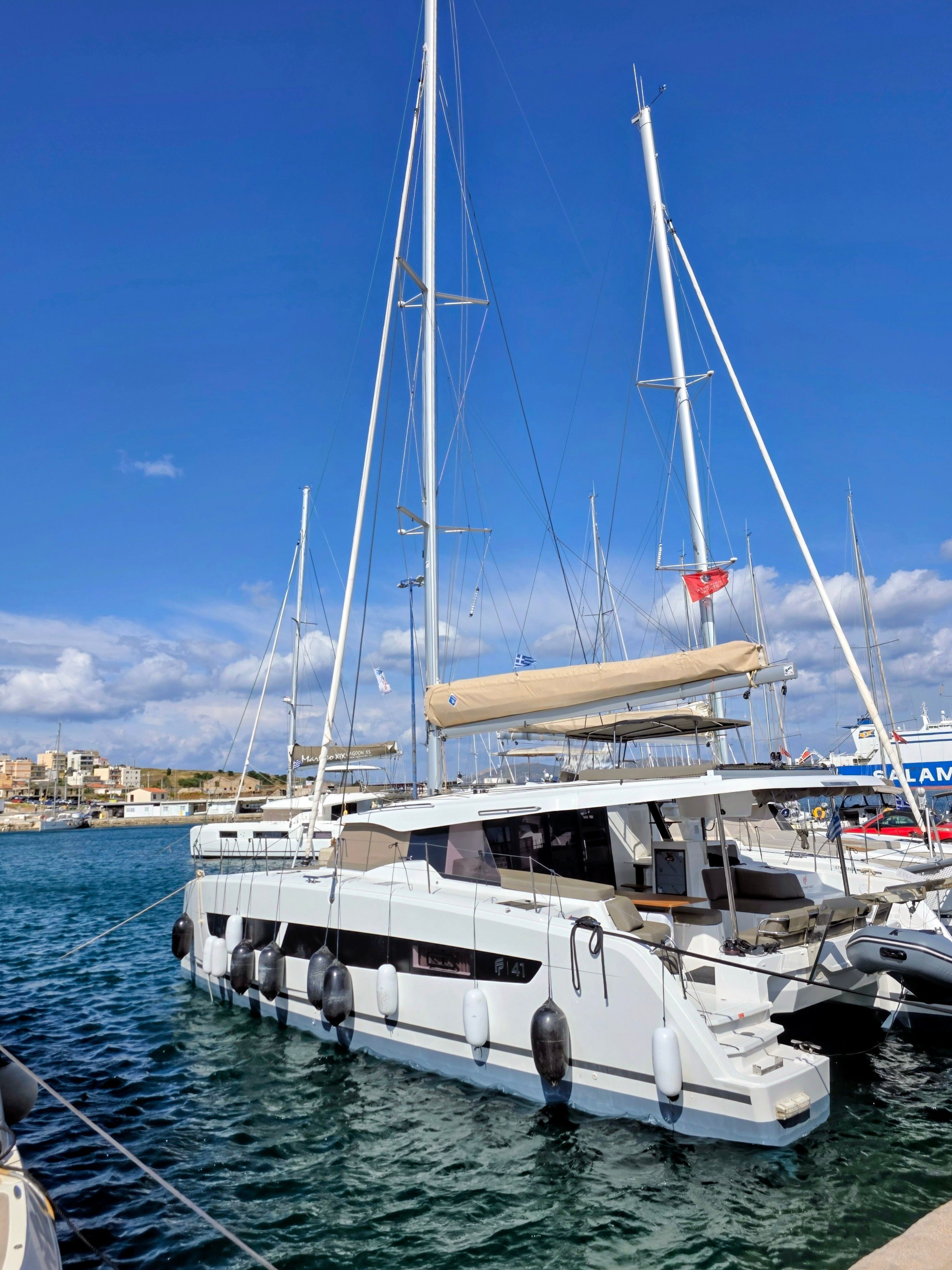 Fountaine Pajot New 41 | Halo