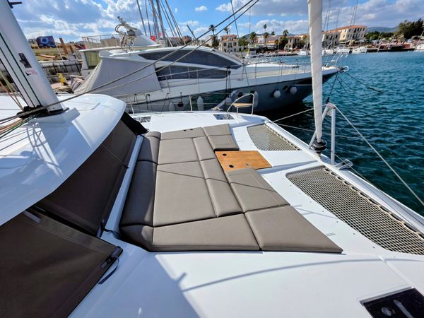 Fountaine Pajot New 41 | Halo