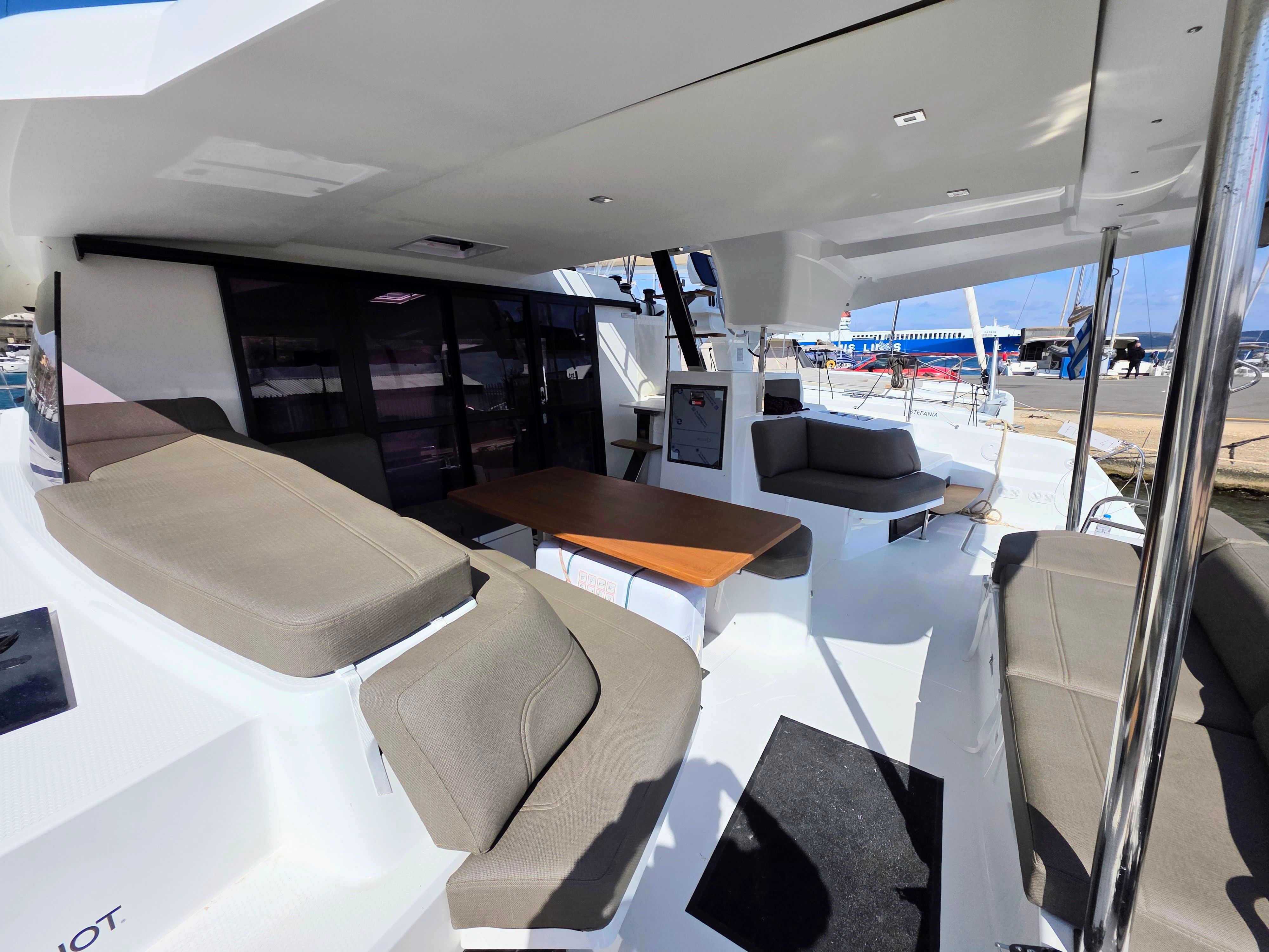 Fountaine Pajot New 41 | Halo