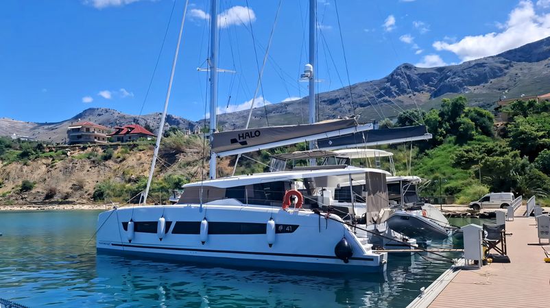 Fountaine Pajot New 41 | Halo