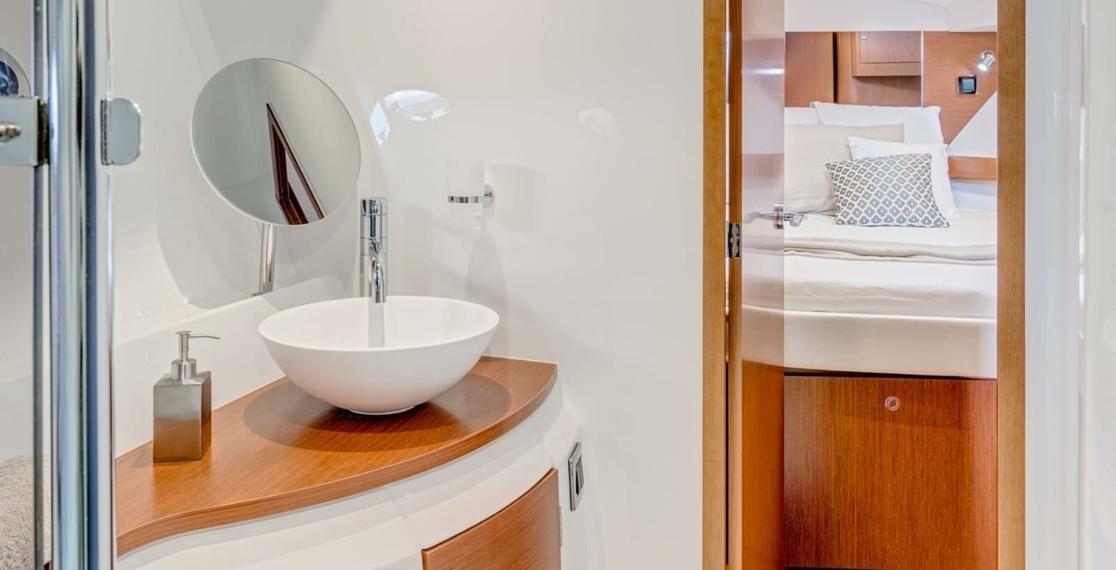 Beneteau Antares 42 | Antares