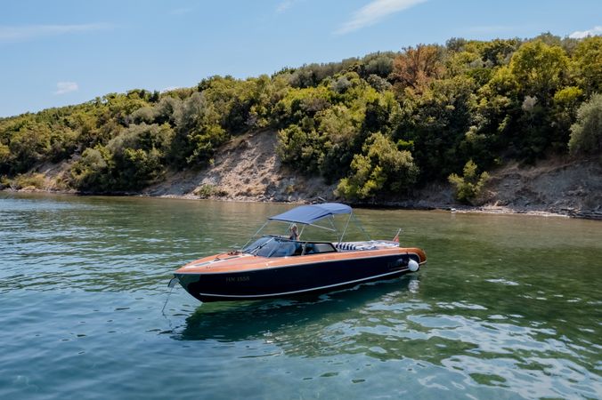 Riva 33 | Rosa Nera Bianca