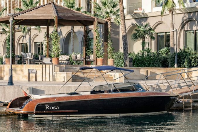 Riva 33 | Rosa Nera Bianca