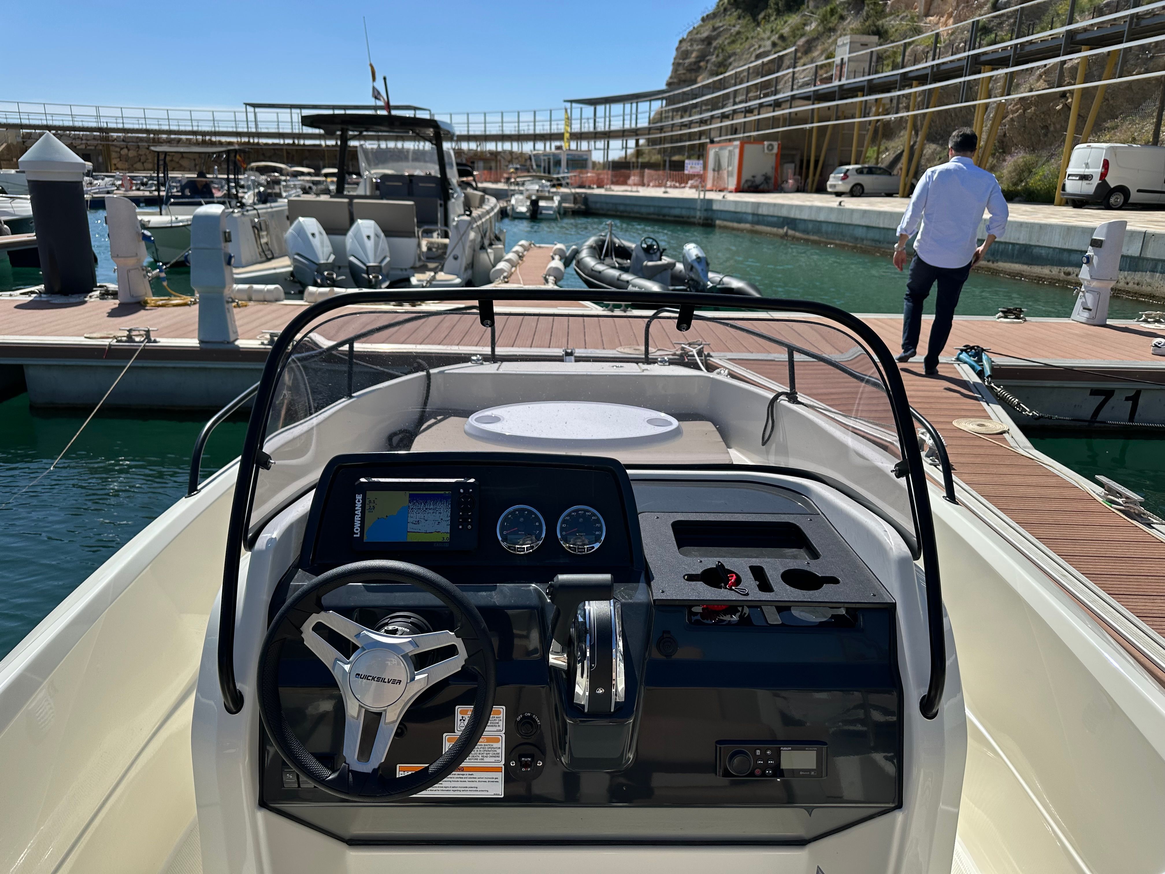 Quicksilver Activ 605 Open | 26