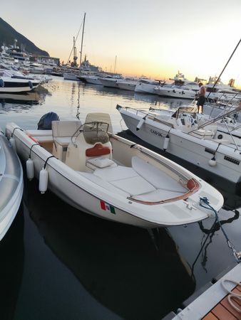 Invictus 190 FX | Happy