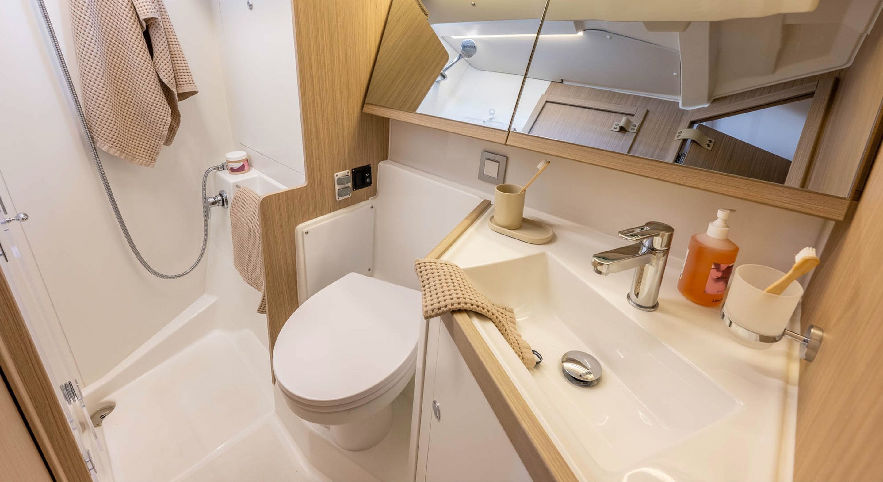 Beneteau Oceanis 47 | Ocean Light