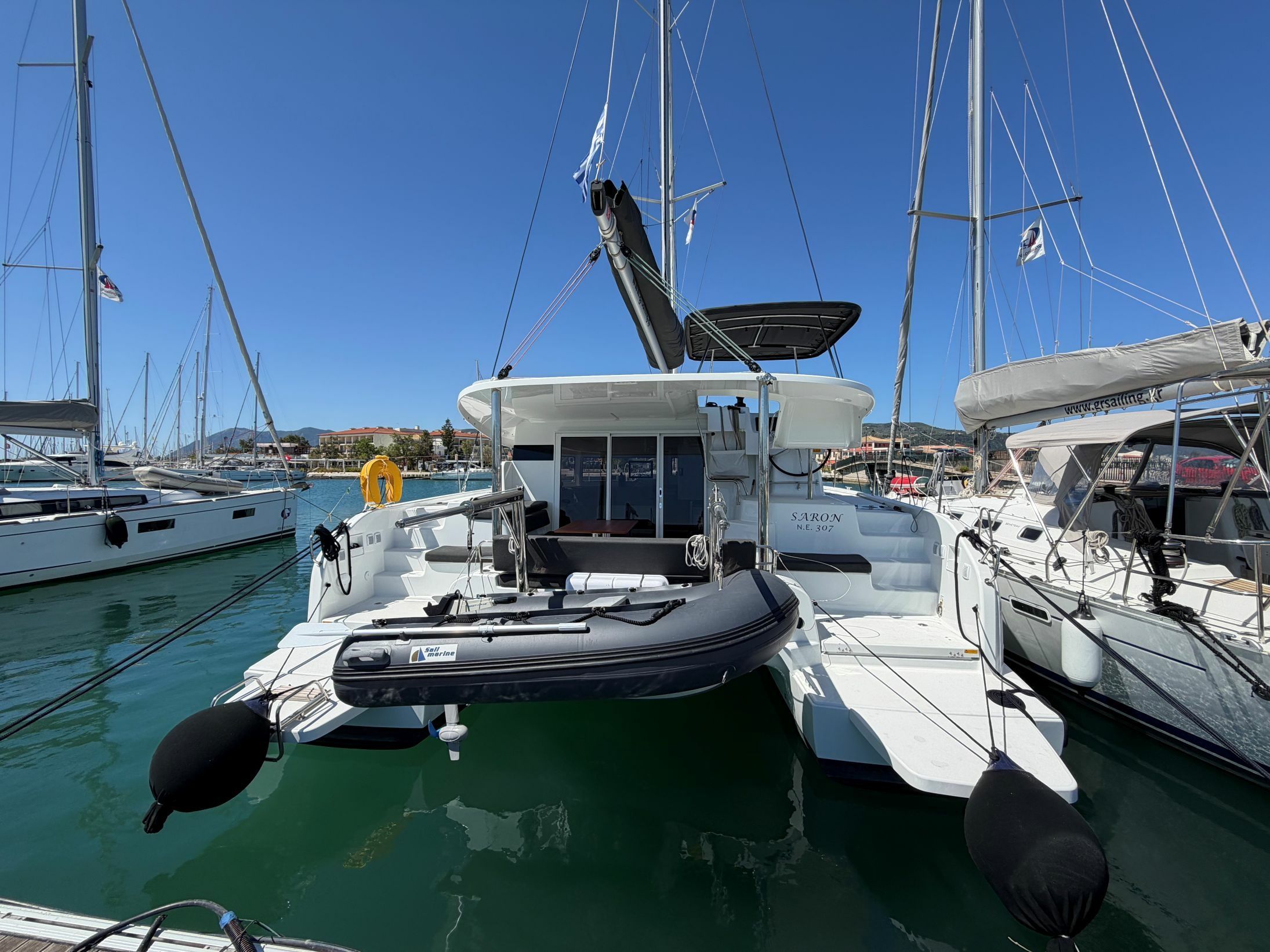 Lagoon 38 | Saron
