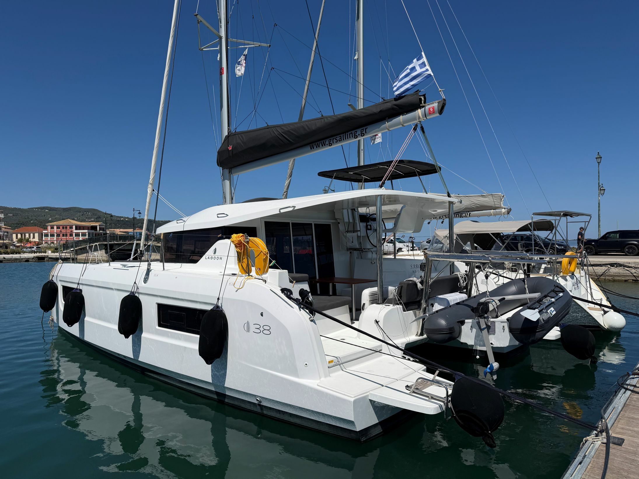 Lagoon 38 | Saron