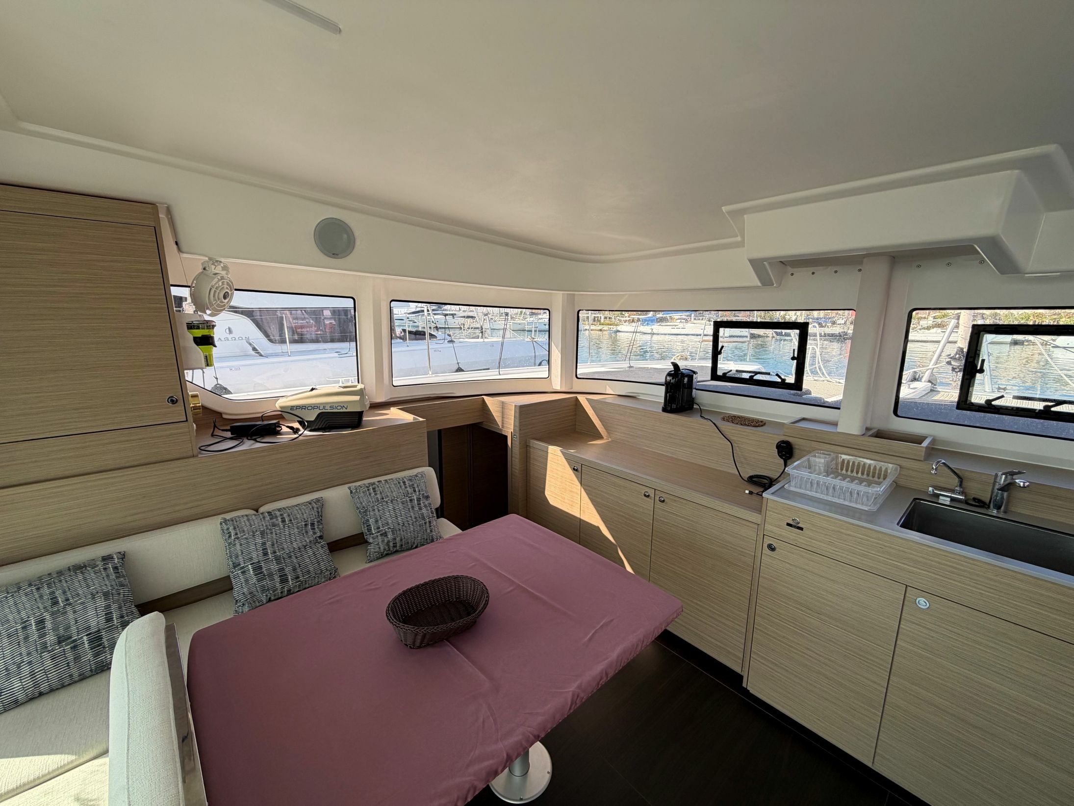 Lagoon 38 | Saron