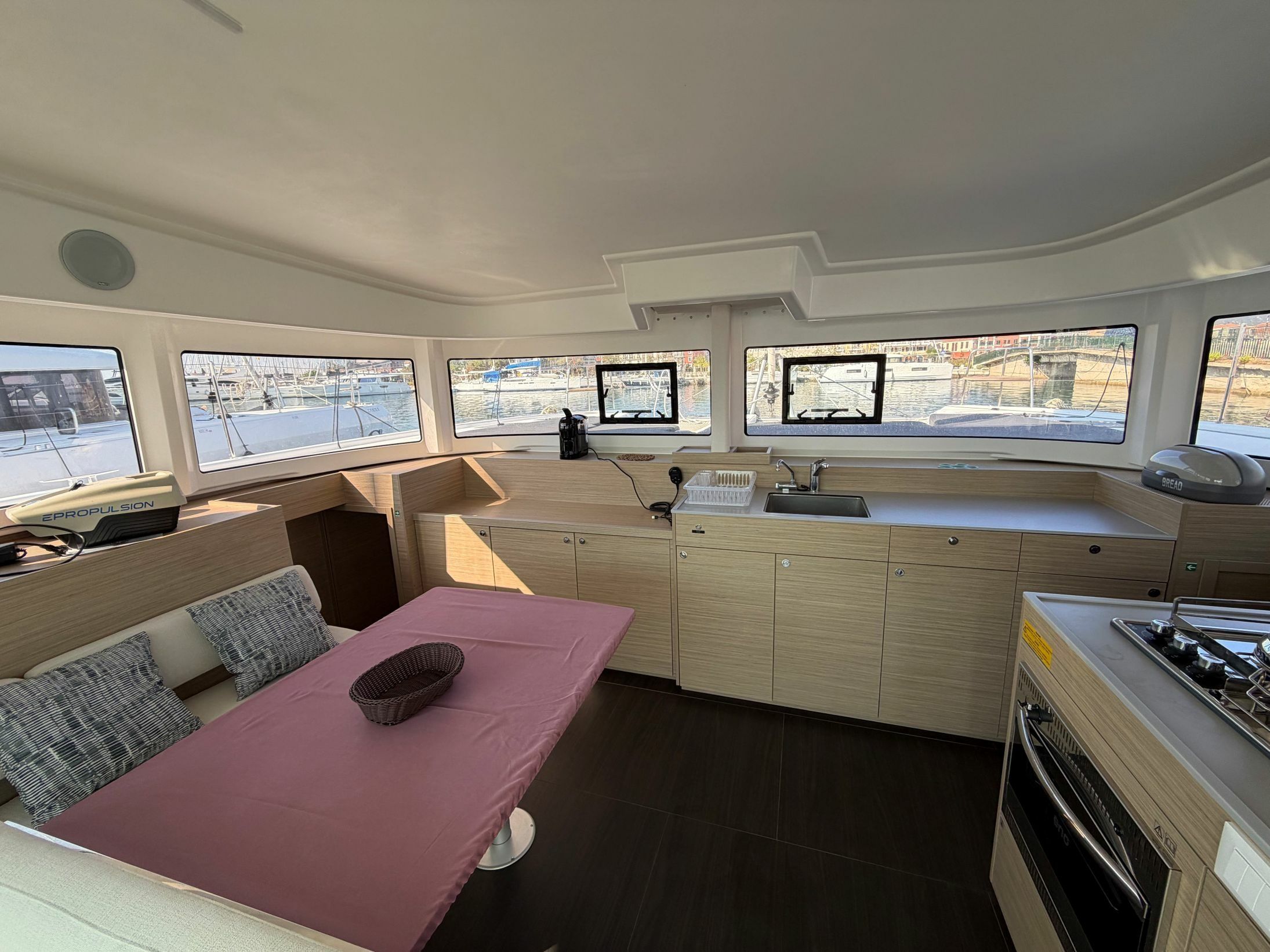 Lagoon 38 | Saron
