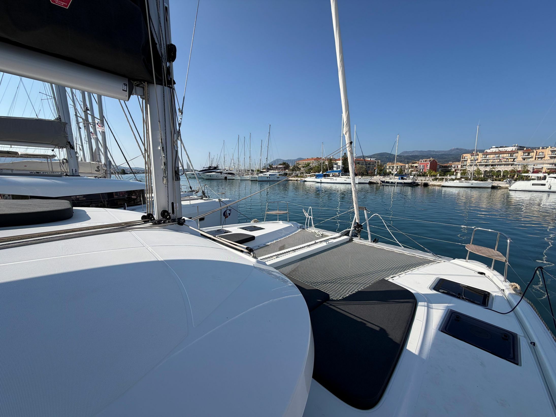 Lagoon 38 | Saron