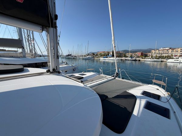 Lagoon 38 | Saron