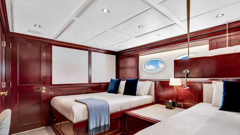 Trinity 164 | Sweet Caroline 2