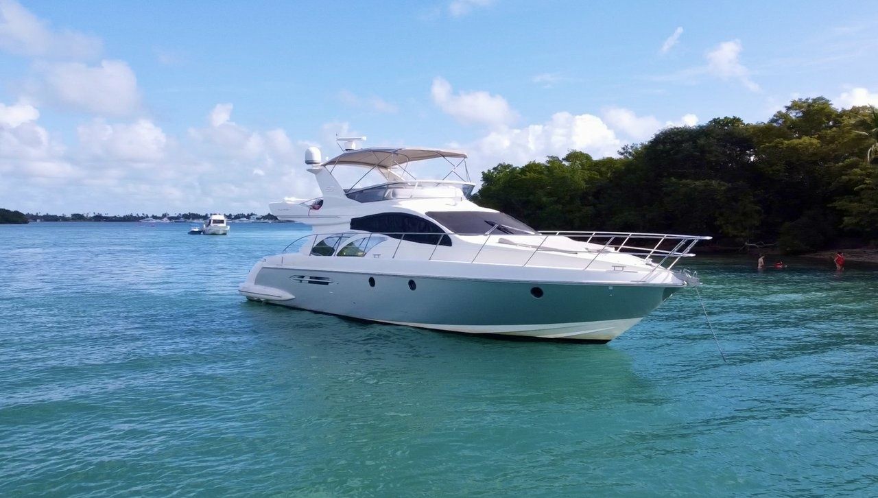 Azimut 55 | Off The Rails