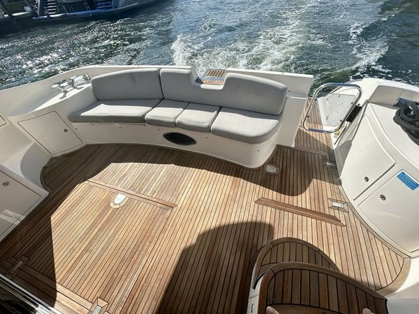Azimut 55 | Off The Rails