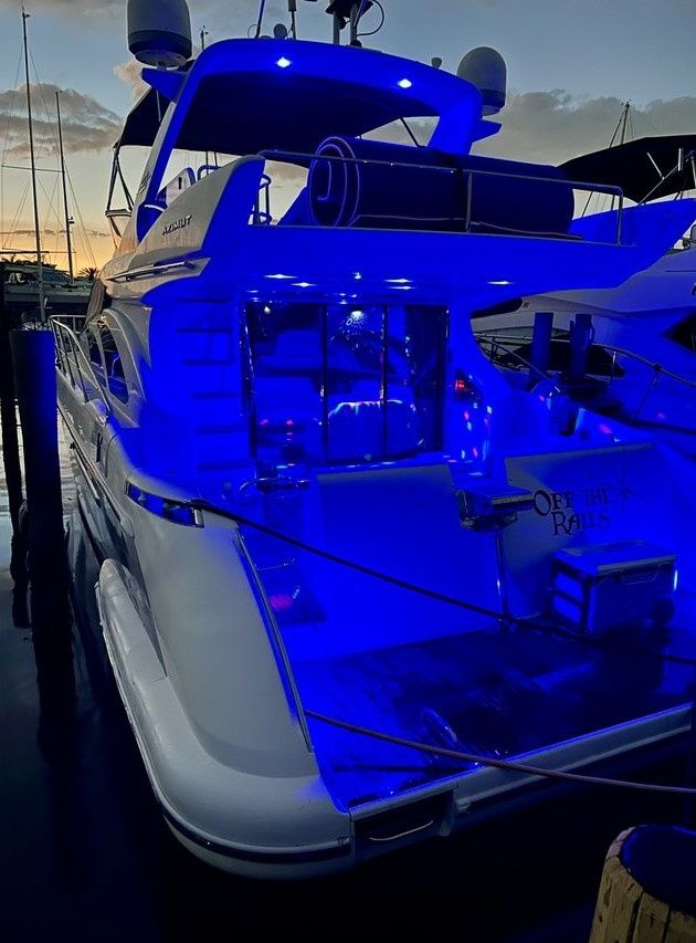 Azimut 55 | Off The Rails