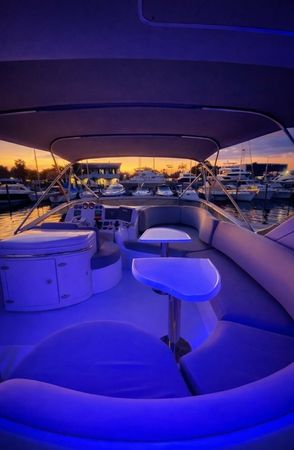 Azimut 55 | Off The Rails